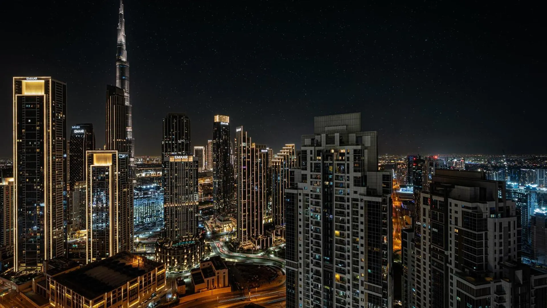 Dubai Scenic Infinity Pool With Burj Khalifa Views Apartment United Arab Emirates