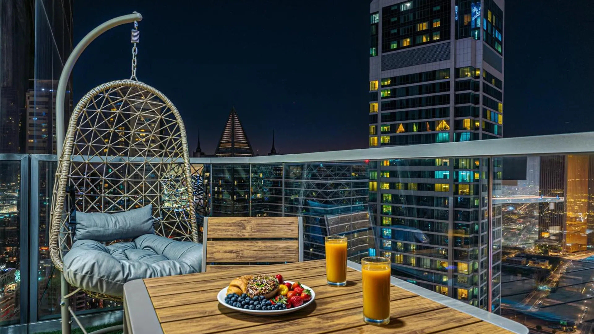 Dubai Scenic Infinity Pool With Burj Khalifa Views Apartment United Arab Emirates
