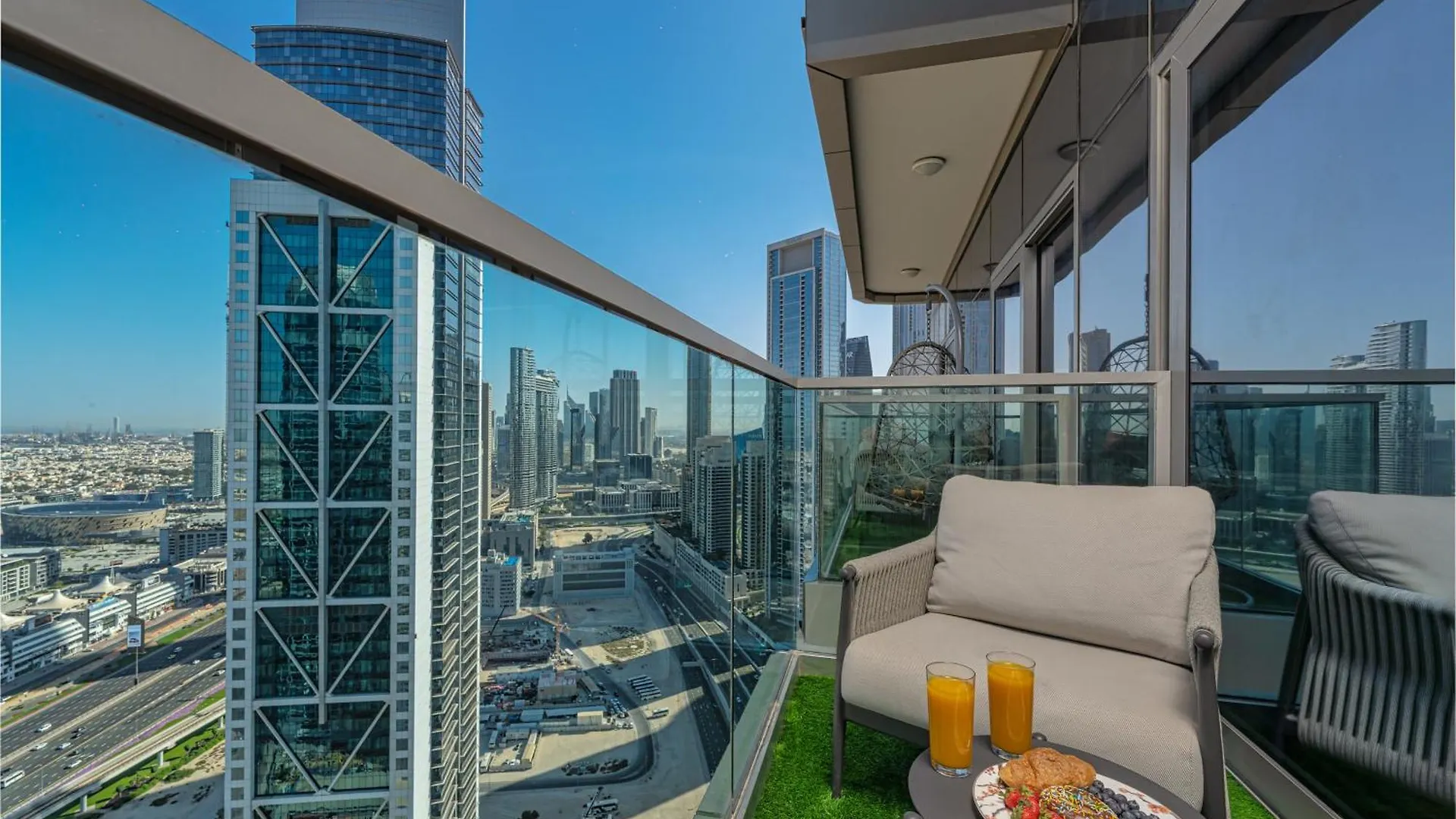 Dubai Scenic Infinity Pool With Burj Khalifa Views Apartment United Arab Emirates