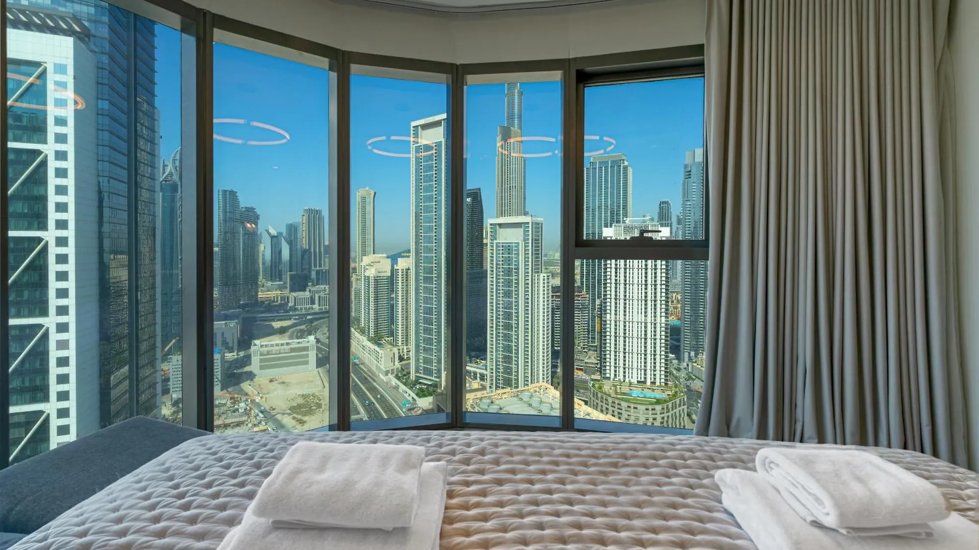 Dubai Scenic Infinity Pool With Burj Khalifa Views Apartment