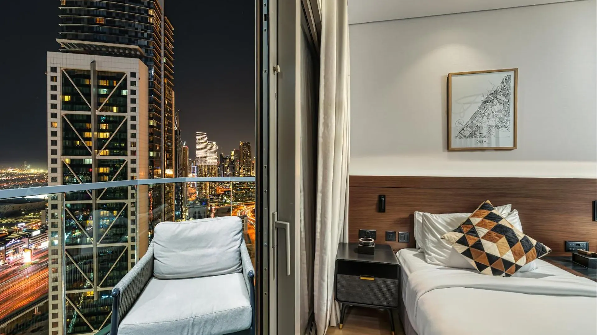 Dubai Scenic Infinity Pool With Burj Khalifa Views Apartment United Arab Emirates