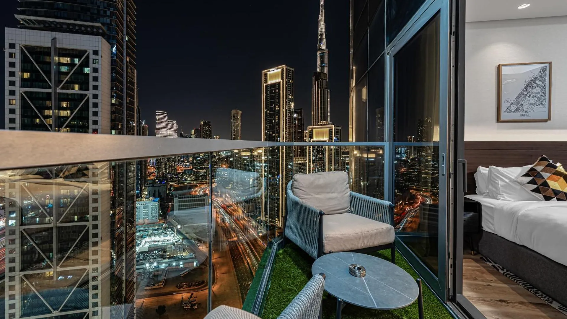 Dubai Scenic Infinity Pool With Burj Khalifa Views Apartment United Arab Emirates